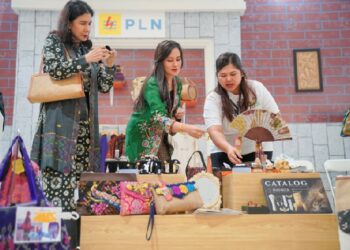 Dibuka Ketua PIKK PLN, Booth UMK Binaan PLN Tawarkan Berbagai Produk Khas Daerah di INACRAFT 2024