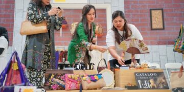 Dibuka Ketua PIKK PLN, Booth UMK Binaan PLN Tawarkan Berbagai Produk Khas Daerah di INACRAFT 2024