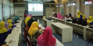 Srikandi PLN UID Kalbar dan PIKK PLN UP3 Singkawang Sosialisasikan Aplikasi PLN Mobile ke Organisasi Wanita di Singkawang