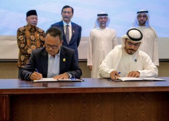 PLN Gandeng Masdar Kaji Ekspansi PLTS Terapung Cirata hingga 500 MWac