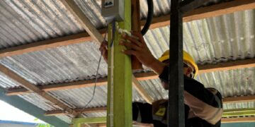 Peran BUMN Dalam Menerangi Negeri, PLN UID Kalbar Lakukan Penyalaan Listrik 24 Jam di Desa Beluh Mulyo