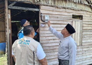 YBM PLN Wujudkan Mimpi Lima Warga Sungai Belidak di Kubu Raya