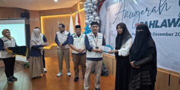 YBM PLN Gelar Anugerah Guru Pahlawan Bangsa dan Berikan Bantuan Sosial Inspiratif