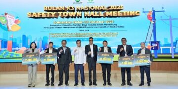 General Manager PLN UID Kalbar Joice Lanny Wantania Raih Juara 1 Safety Leadership Award 2025