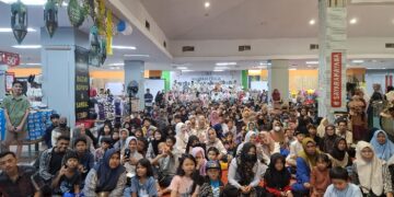 Hadiah Ceria Ramadhan Berkah: Ratusan Anak Yatim dan Dhuafa Berbelanja Bahagia Bersama YBM PLN UID Kalbar