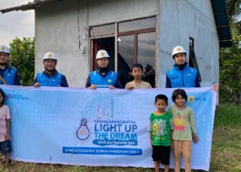 Ramadhan Berkah, 40 KK di Kalbar Dapat Pemasangan Listrik Gratis dari Pegawai PLN