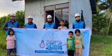 Ramadhan Berkah, 40 KK di Kalbar Dapat Pemasangan Listrik Gratis dari Pegawai PLN