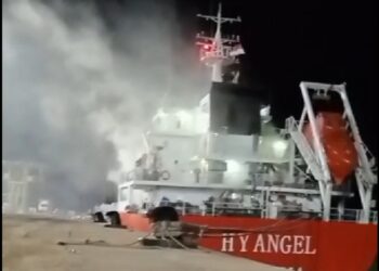Kapal HY Angel Panama Terbakar di Pelabuhan Internasional Kijing