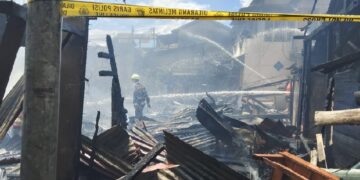 Api Menggila di Kampung Beting, Tujuh Rumah jadi Arang