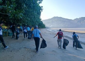 Semangat Hari Lingkungan Hidup Sedunia, PLN Gelar Aksi Bersih Pantai ‘Hentikan Polusi Plastik’