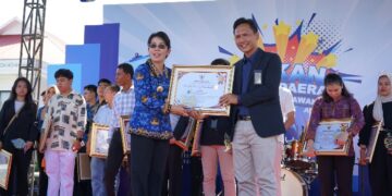 PLN Singkawang Raih Penghargaan Terbaik I di Pekan Pajak Daerah 2025 Wujud Komitmen Listrik untuk Rakyat