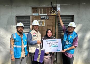 PLN Wujudkan ‘Listrik untuk Rakyat’ Lewat Bantuan Listrik Gratis di Mempawah