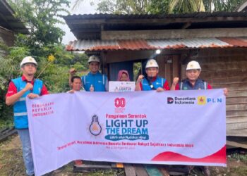 PLN Berikan Cahaya, Hadiah Bermakna di Usia Senja