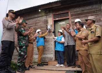 PLN Terangi Kalbar: Puluhan Cahaya Harapan di Hari Listrik Nasional ke-80