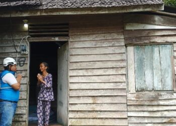 PLN Kembali Hadirkan Terang bagi Keluarga Pra-Sejahtera, di Ketapang dan Kayong Utara