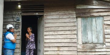 PLN Kembali Hadirkan Terang bagi Keluarga Pra-Sejahtera, di Ketapang dan Kayong Utara