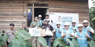 Cahaya Ramadan! PLN Terangi 49 Rumah Keluarga Prasejahtera Lewat Listrik Gratis