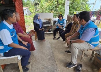 GM PLN UID Kalbar Tinjau Progres Pembangunan Listrik Desa di Kubu Raya dan Landak