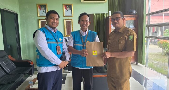 Dukung Ketahanan Pangan, PLN Perkuat Elektrifikasi Sektor Pertanian di Sambas