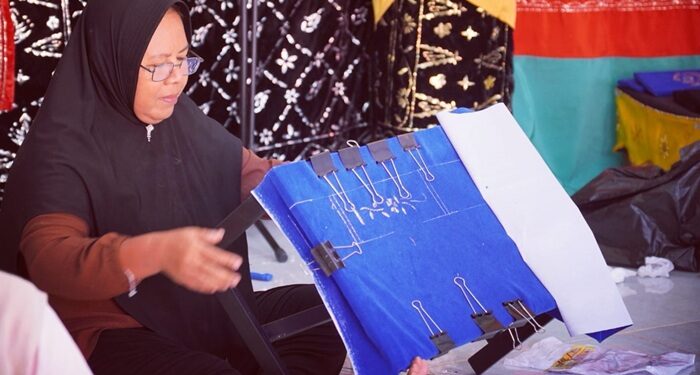 PLN Hidupkan Warisan Sulam Kalengkang, Budaya Melayu Sanggau Kini Menjadi Jalan Pemberdayaan Masyarakat