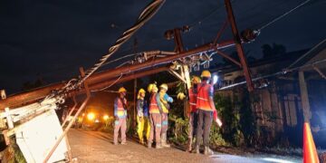 PLN Gerak Cepat Pulihkan Listrik Pascacuaca Ekstrem di Sambas