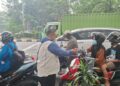 Peduli Warga Terdampak Kabut Asap, YBM PLN UID Kalbar dan Aliansi Masyarakat Melayu Bagikan Ribuan Masker