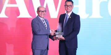 Transformasi Berorientasi Pelanggan, PLN Raih Sector Champion dan Runner Up BUMN Layanan Terbaik Danantara Indonesia CX100 Award 2026