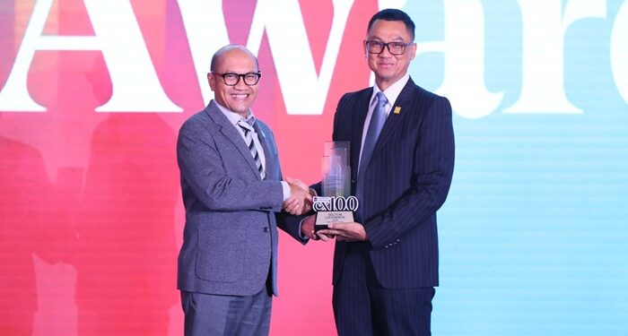 Transformasi Berorientasi Pelanggan, PLN Raih Sector Champion dan Runner Up BUMN Layanan Terbaik Danantara Indonesia CX100 Award 2026